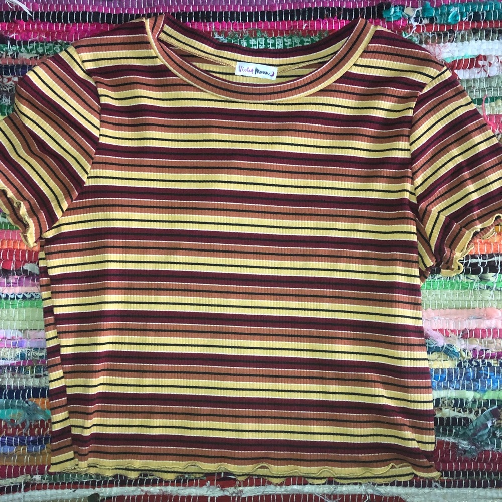 Crop top. Lettuce tee edge.